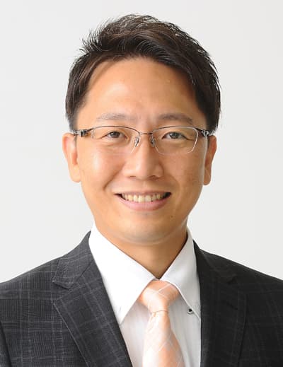 行政書士　脇田 周和（スターズ行政書士法人）
